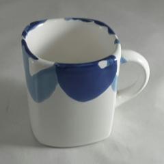 Gmundner Keramik-Tasse eckig 08